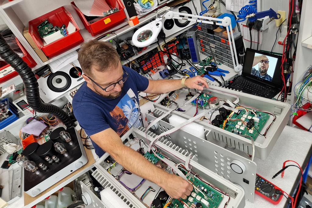 From Transformers to Tube Amplifiers - The Story of Fezz Audio