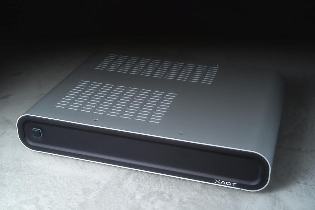 Simplicity, lightness, and a focus on streaming sound quality - JPLAY