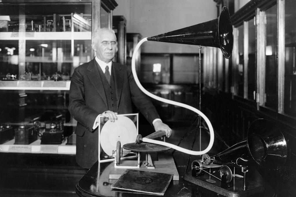 The Art of Choosing Your First Turntable