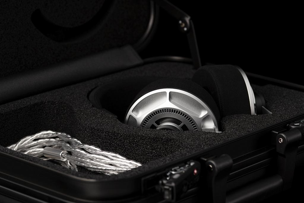 Final Audio Design D8000 DC & D8000 DC Pro