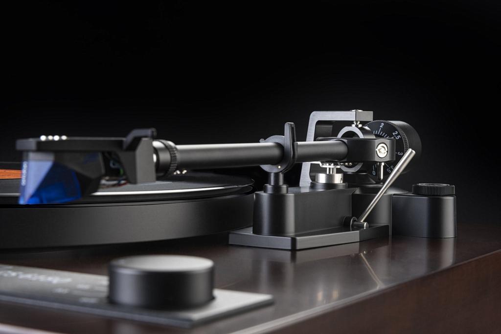 Dual CS 618Q