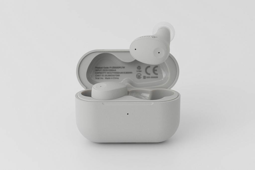 Final Audio Design ZE300