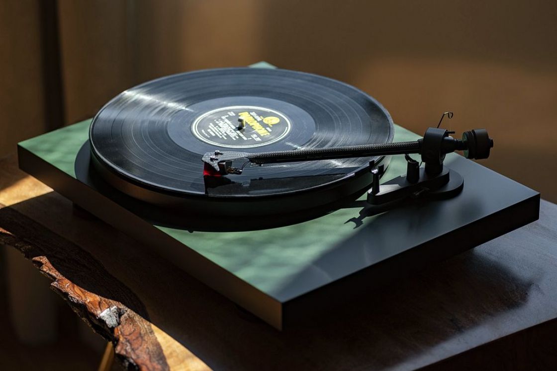 The Art of Choosing Your First Turntable